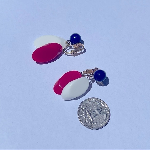 Trifari Patriotic Clip On Earrings Lucite Dangle Vintage Red White Blue - Picture 9 of 11